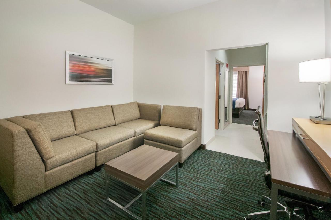 Holiday Inn Express Hotel & Suites San Antonio - Rivercenter Area, An Ihg Hotel Екстер'єр фото