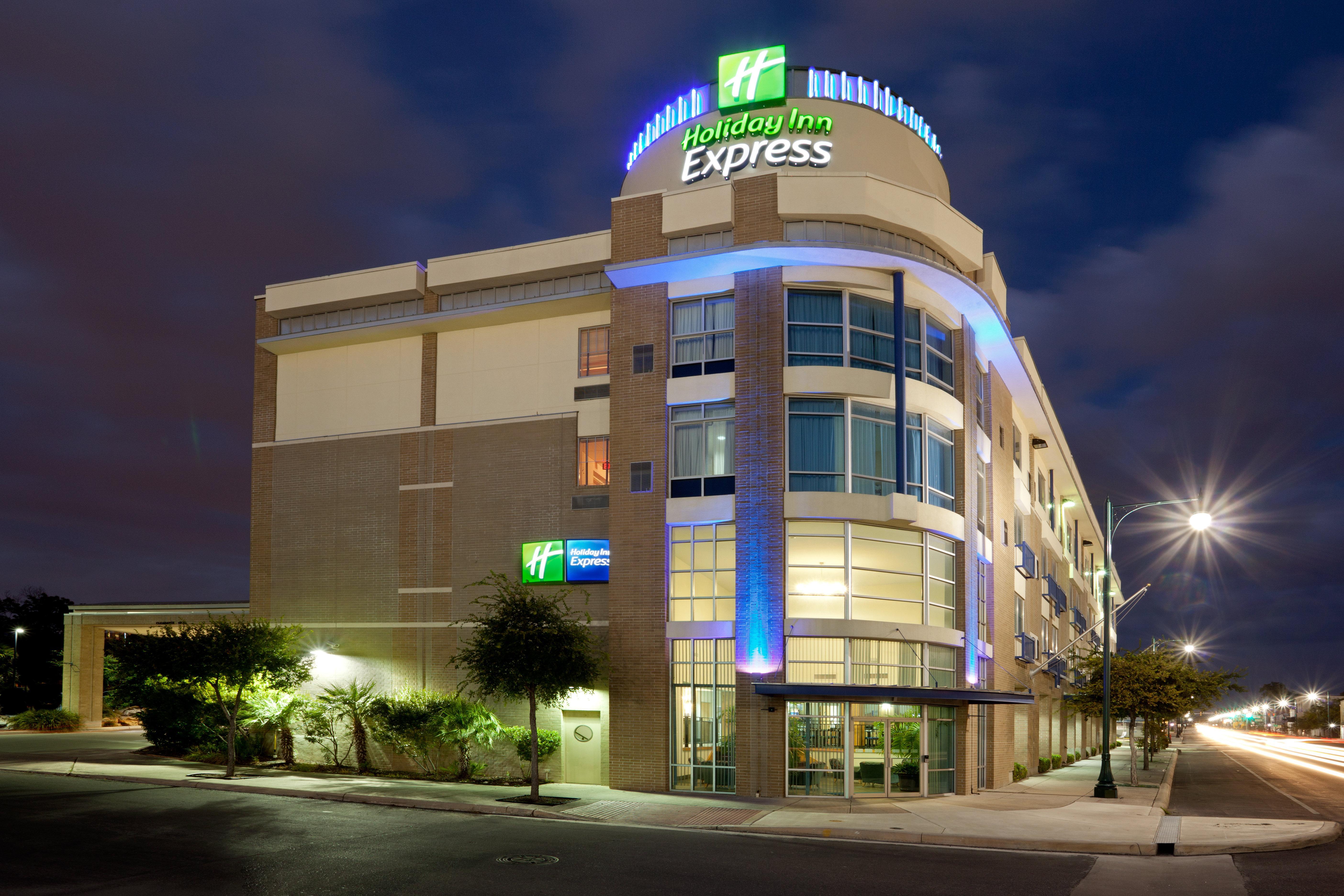 Holiday Inn Express Hotel & Suites San Antonio - Rivercenter Area, An Ihg Hotel Екстер'єр фото