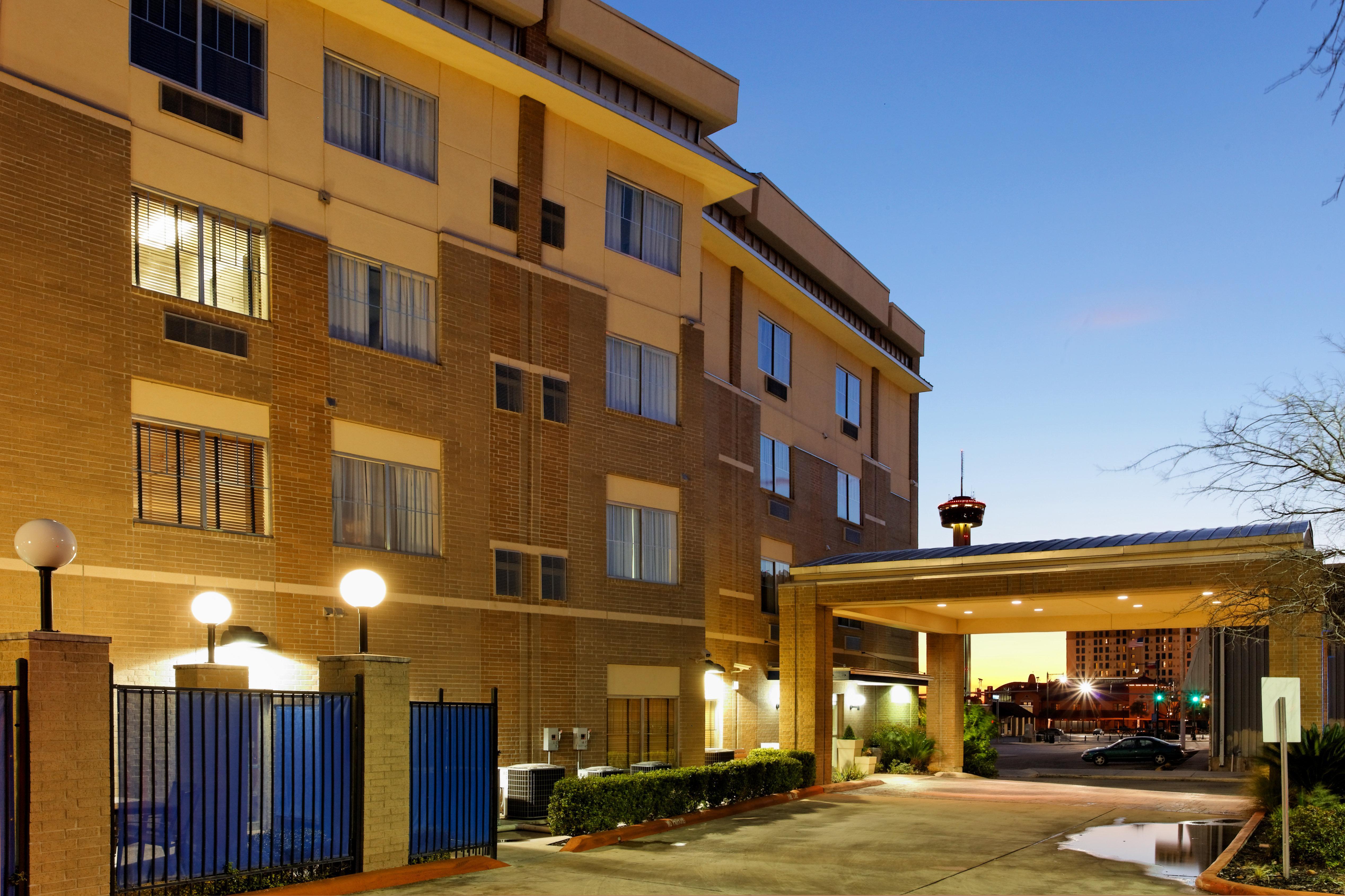 Holiday Inn Express Hotel & Suites San Antonio - Rivercenter Area By Ihg Екстер'єр фото