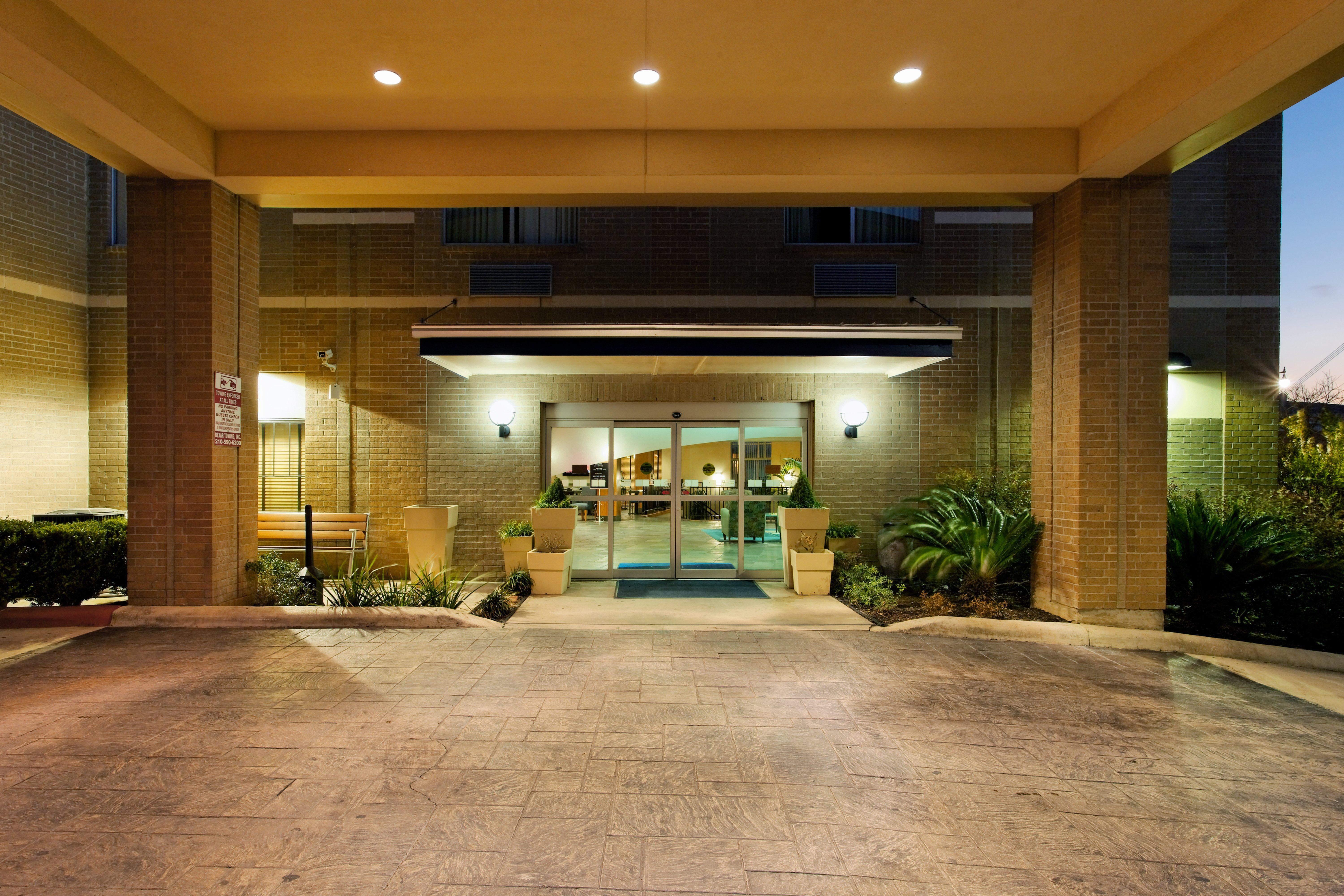 Holiday Inn Express Hotel & Suites San Antonio - Rivercenter Area, An Ihg Hotel Екстер'єр фото