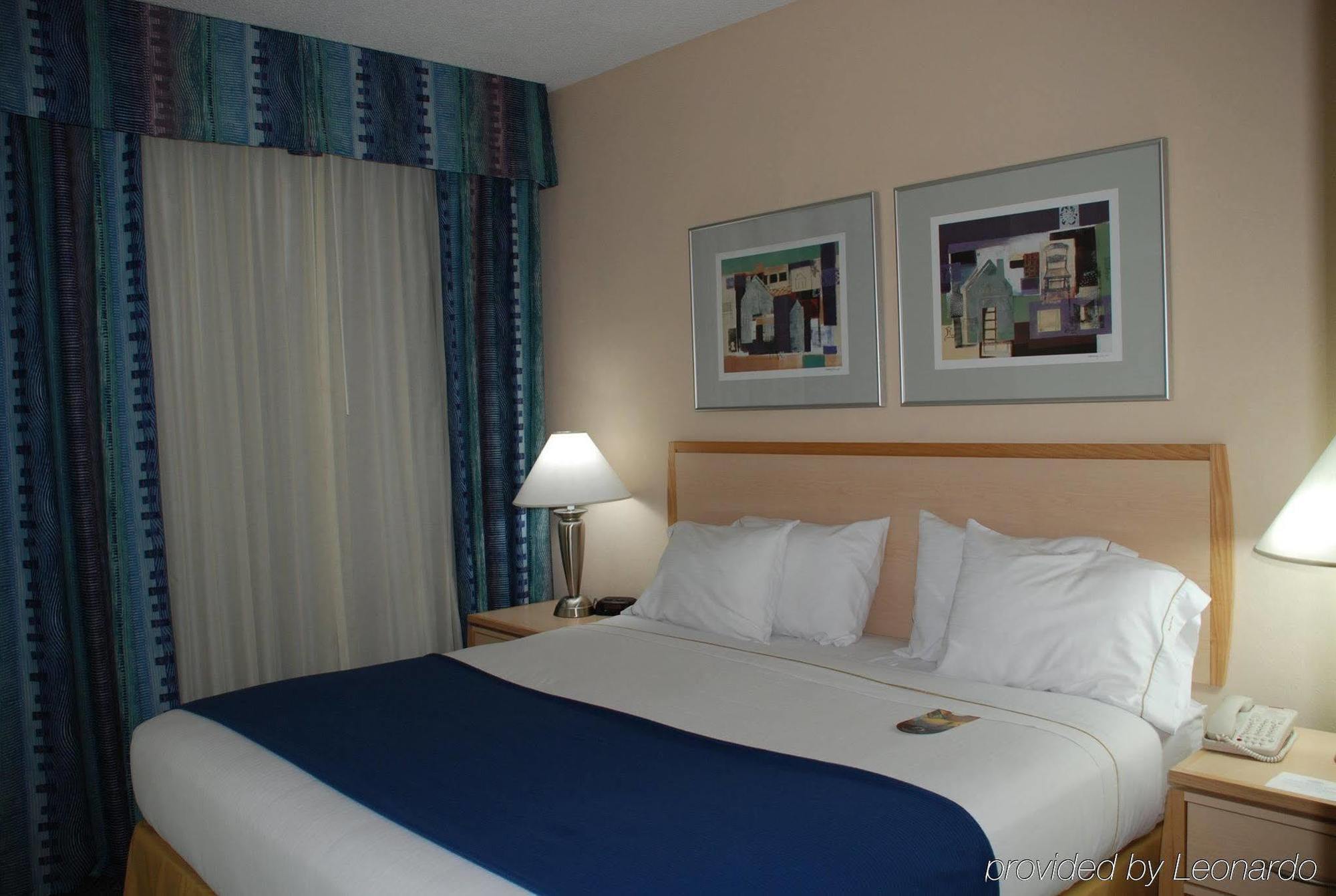 Holiday Inn Express Hotel & Suites San Antonio - Rivercenter Area, An Ihg Hotel Номер фото